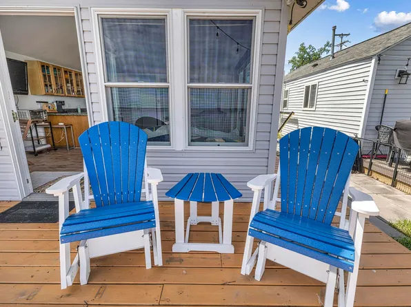 204 Broadway Rd Unit 2, Houghton Lake, MI 48629