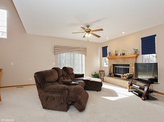 3rd image of 2418 Rocky Hill Cir