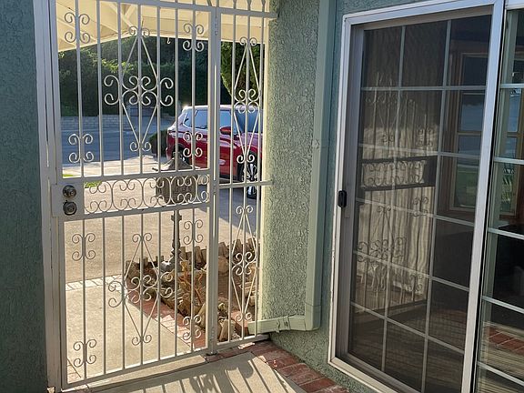 4th image of 1242 Lyman Ave