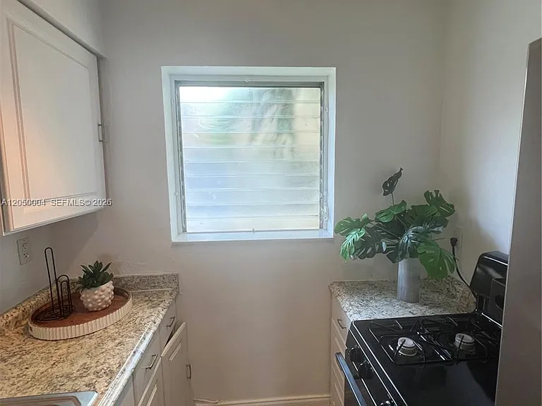 7720 Harding Ave #9 — Photo 10