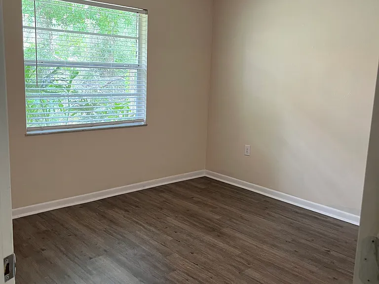 4721 Silver Cir — Photo 4