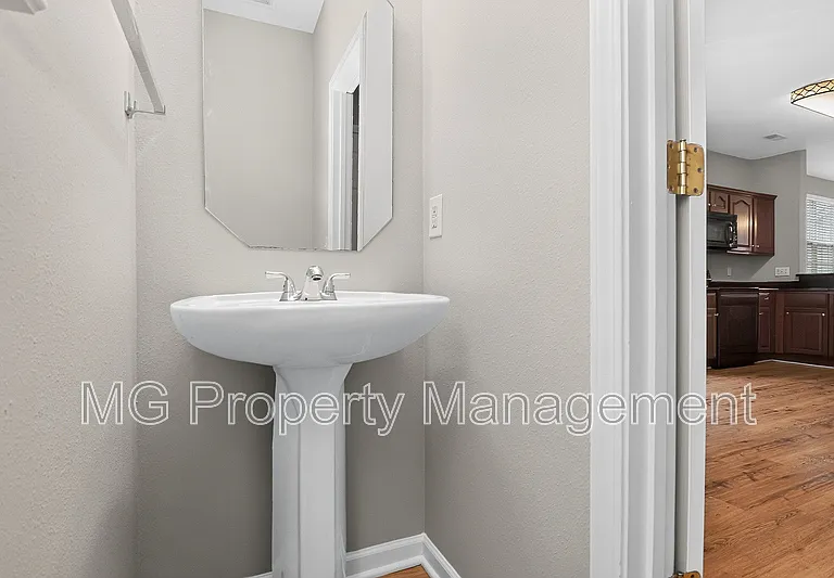 16223 Circlegreen Dr — Photo 9