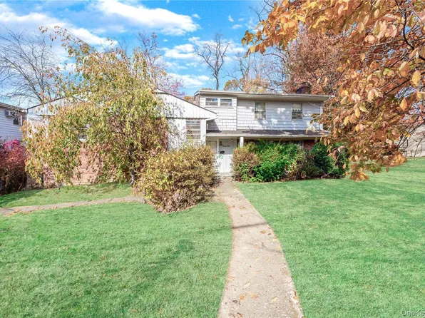 75 Hicks Lane, Great Neck, NY 11024