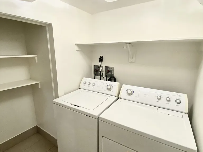 588 W Utah Ave — Photo 9