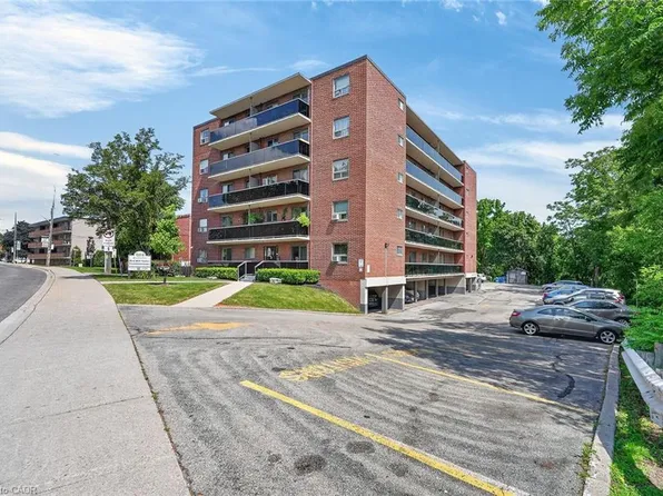 2373 King St E #52, Hamilton, ON L8K 1X9