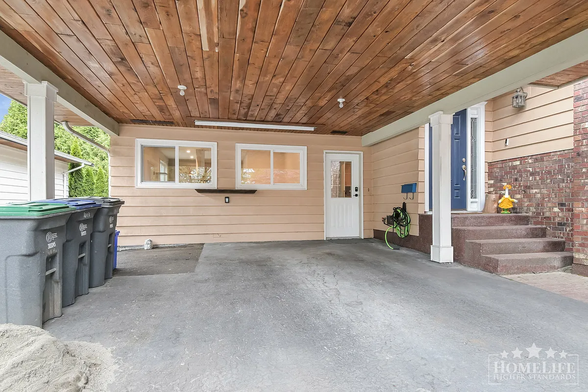 Building Photo - 18113 57a Ave #GARDEN