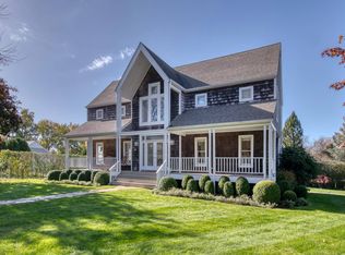 59 N Captains Neck Ln, Southampton, NY 11968