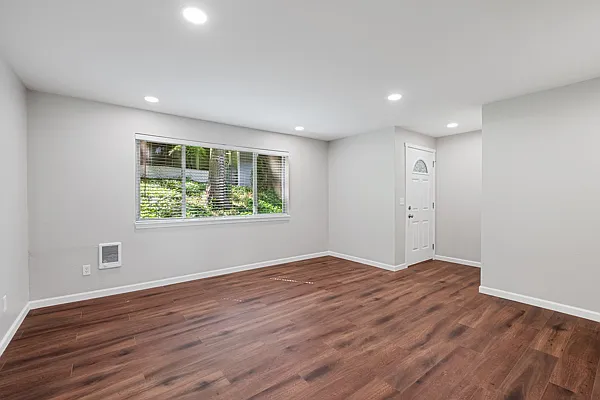 Living Room - entrance