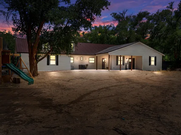 38 Manierre Rd, Corrales, NM 87048