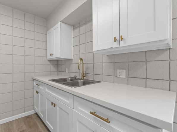 201 S Elden St #6