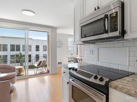 2nd image of 1734 Bay St APT 201