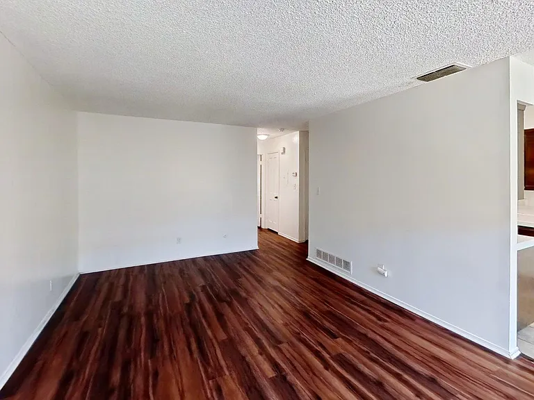 5090 N College Ave #109 — Photo 3