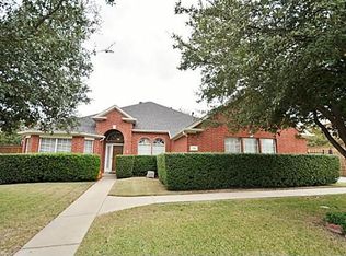 719 Saint Johns Dr, Mansfield, TX 76063