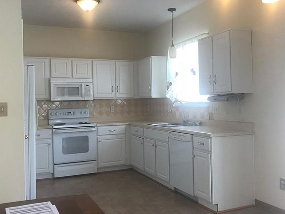 3rd image of 11950 Driftstone Dr