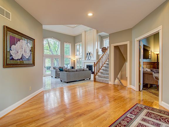 3rd image of 7309 Country Club Ln