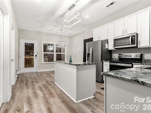 5th image of 231 Barber St