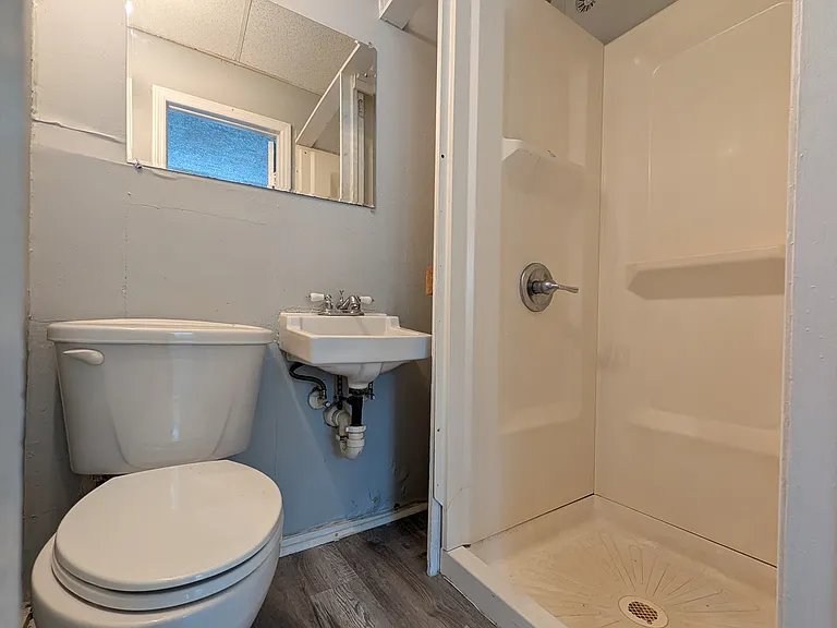 400 Atlantic St #1B — Photo 4