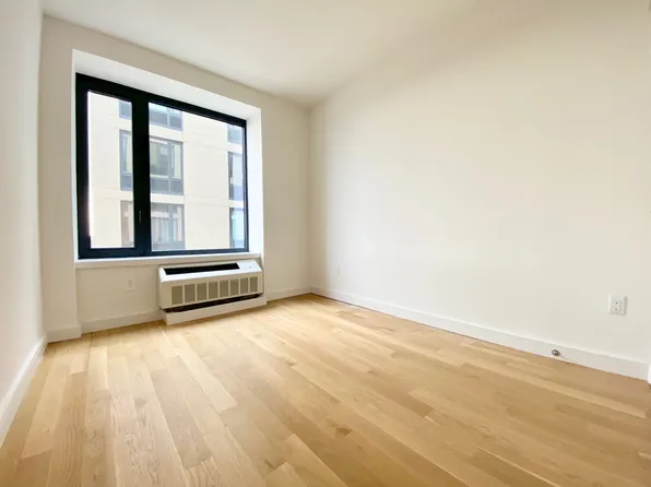 409 Eastern Parkway image 4 of 20