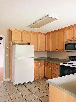 2nd image of 123 Garden Ln
