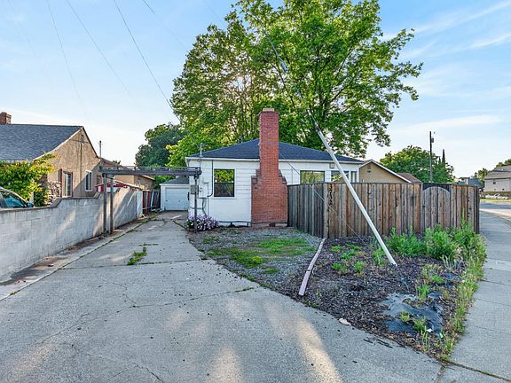3rd image of 3732 38th St