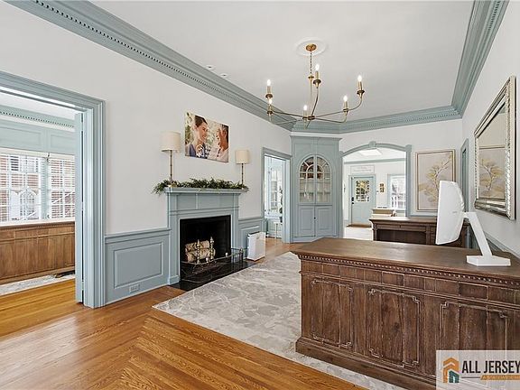 5th image of 78 Court St