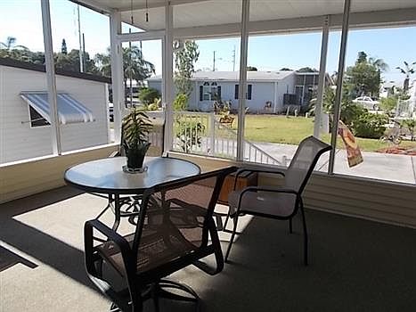 4th image of 6823 Americana Dr NE