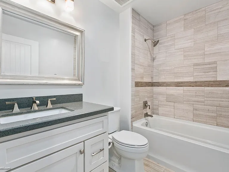 1627 Hornblend St — Photo 22
