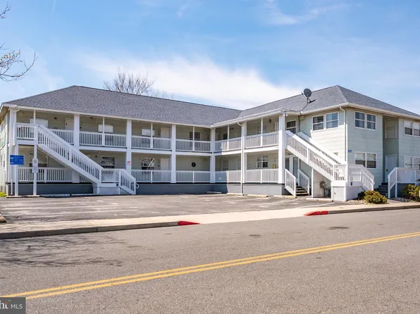 207 8th St #203E, Ocean City, MD 21842
