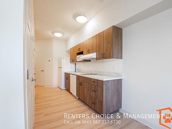 4th image of 1730 10th Ave S #105