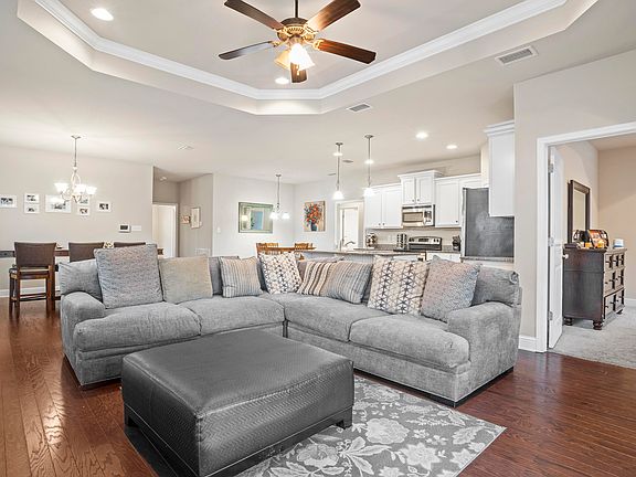 5th image of 10414 Sweet Bay Dr