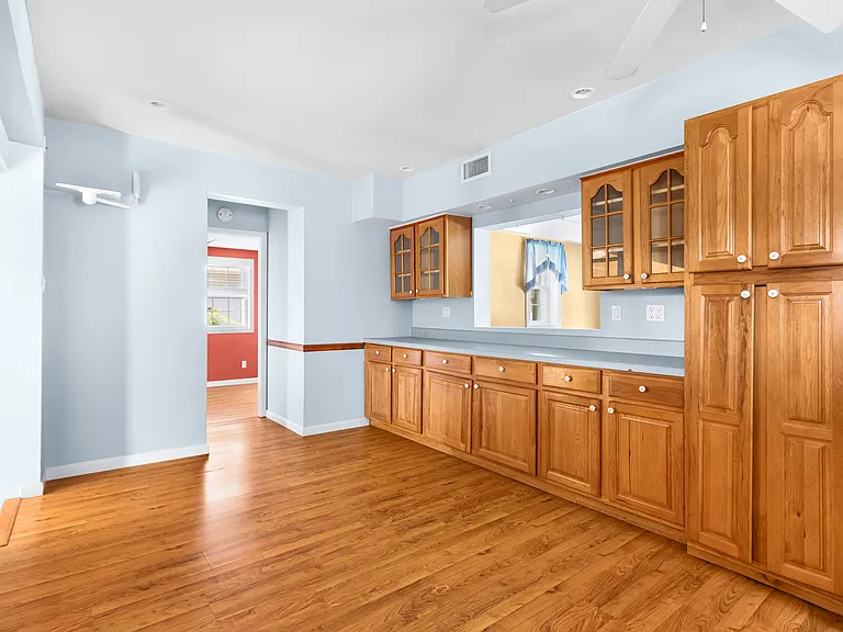 1024 Washington St — Photo 10
