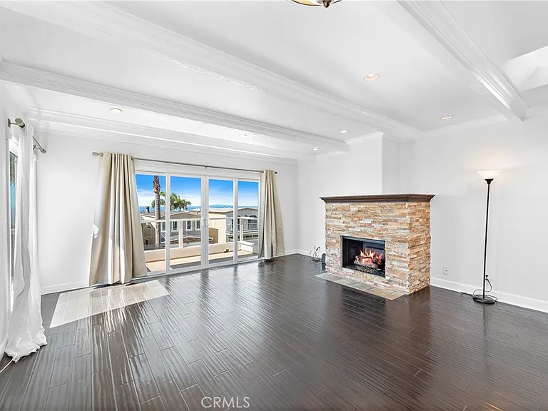 882 Acapulco St — Photo 4
