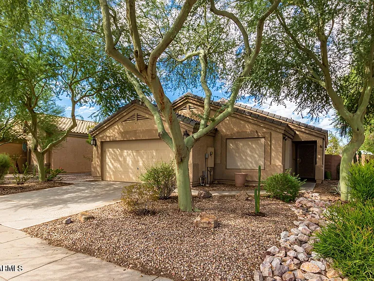1766 E Bishop Pl — Photo 4