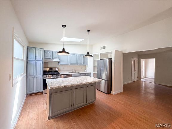 2nd image of 30 Graeler Dr