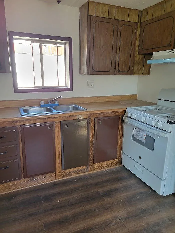 375 W 6th Ave — Photo 1