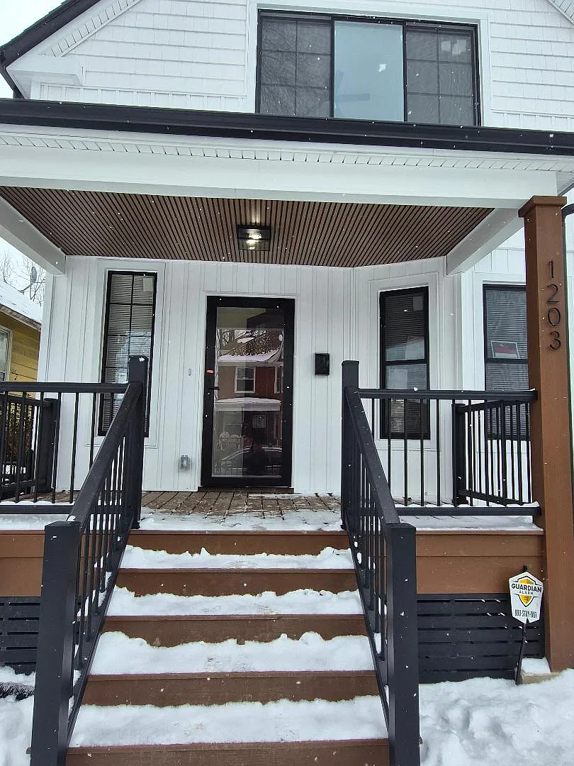 W Euclid St, Detroit — Photo 2
