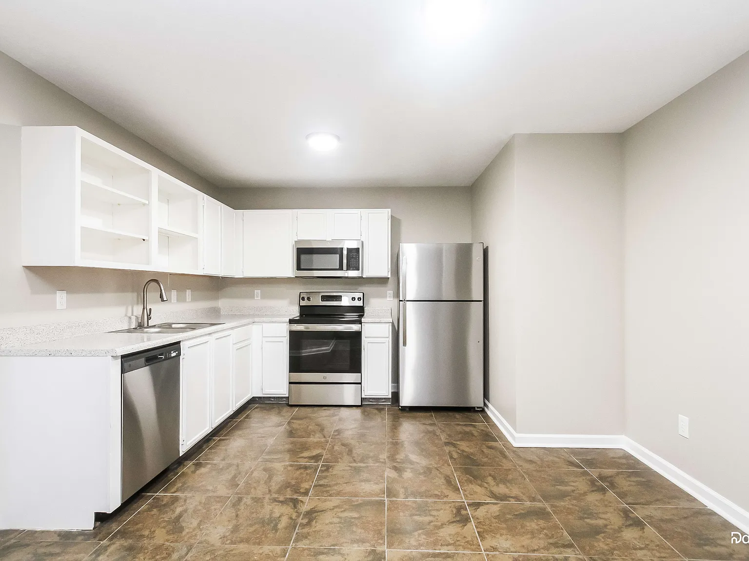 3 bed, 2.0 bath, 1128 sqft, $1,625 — Photo 4