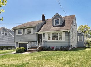 95 Greglawn Dr, Clifton, NJ 07013