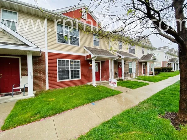 9065 Greenspire Dr Unit 103, West Des Moines, IA 50266