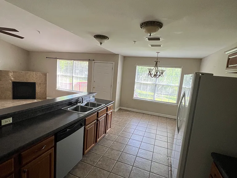 4585 Old Bainbridge Rd — Photo 6