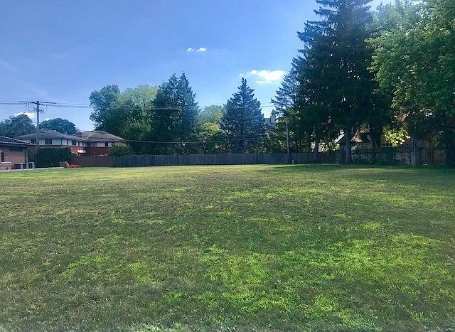 2nd image of 935 Franklin Ave