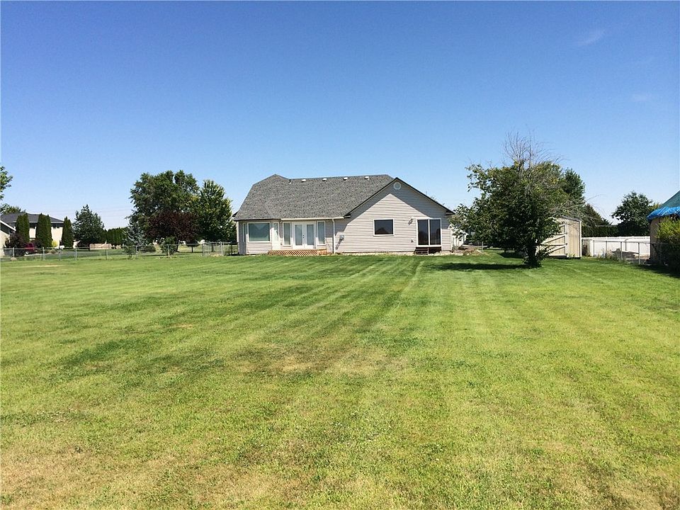 2nd image of 5268 Arron Pl NE