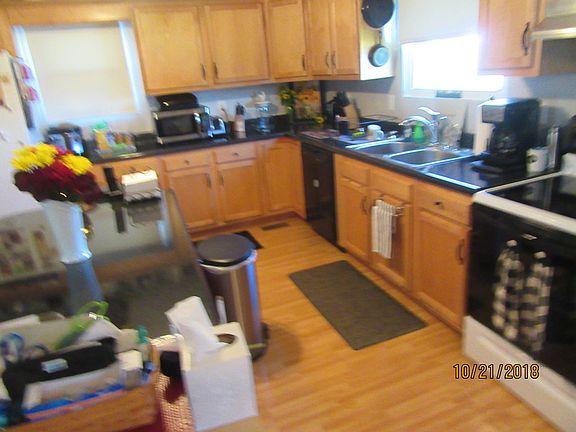 3rd image of 2121 Summit St