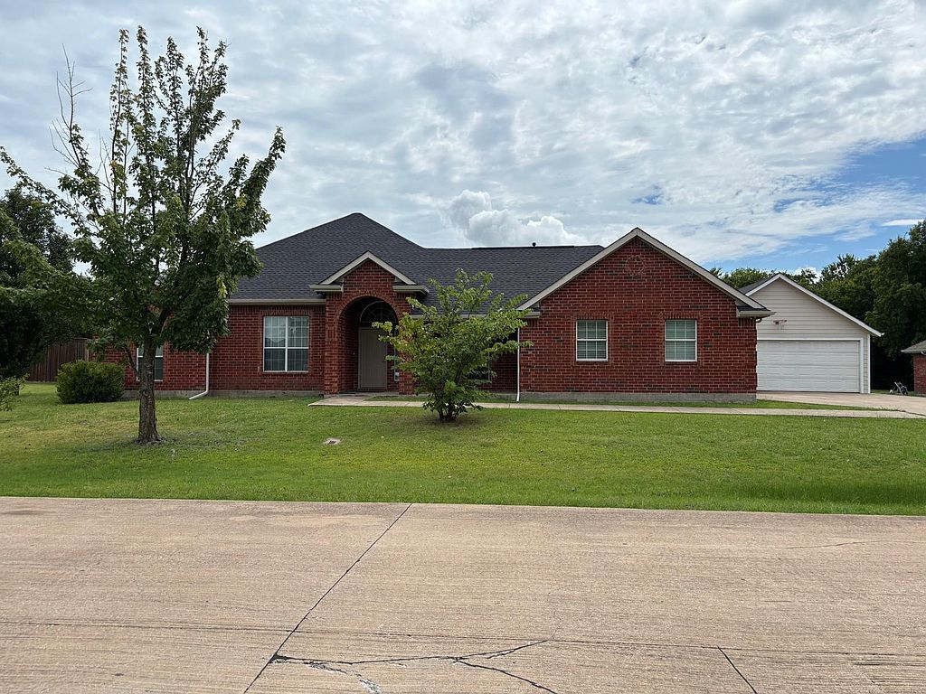 210 Margaret St - Property Image