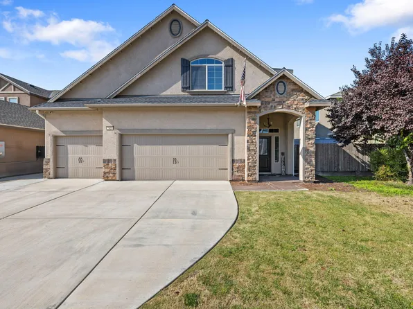 2327 N Shady Street, Visalia, CA 93291