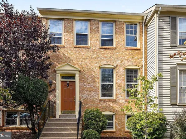 12211 Apple Orchard Ct, Fairfax, VA 22033