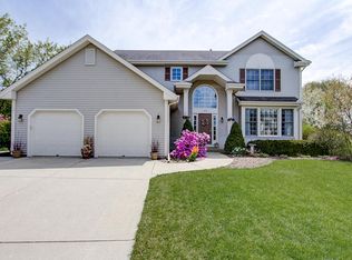 5203 W Yale Dr, Franklin, WI 53132