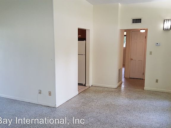 5th image of 2912 Greenbriar St