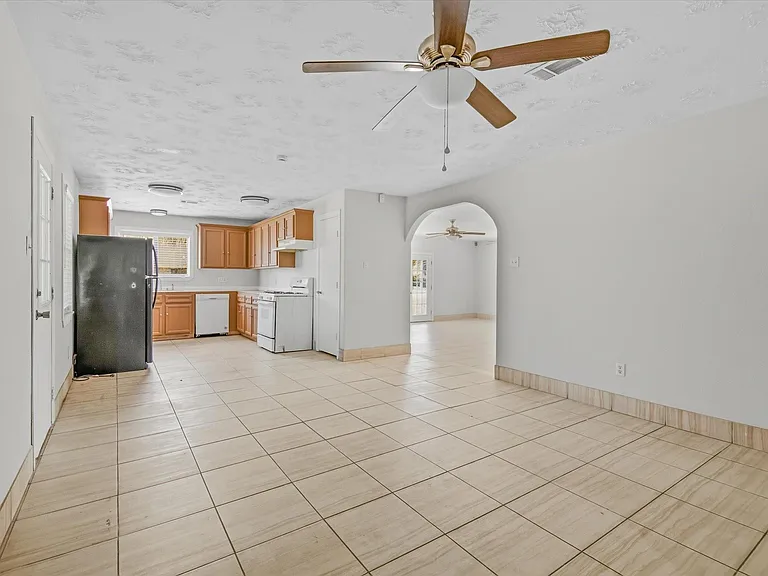 501 Ladd St — Photo 15