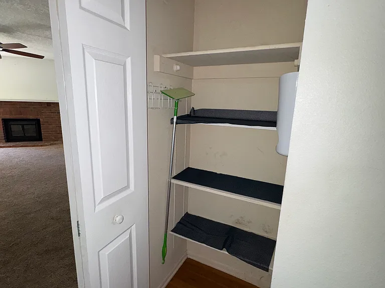 220 Hiawatha Ct E #220 — Photo 7